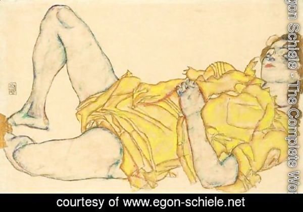 Egon Schiele - Liegende Frau In Gelbem Kleid (Reclining Woman In Yellow Dress)